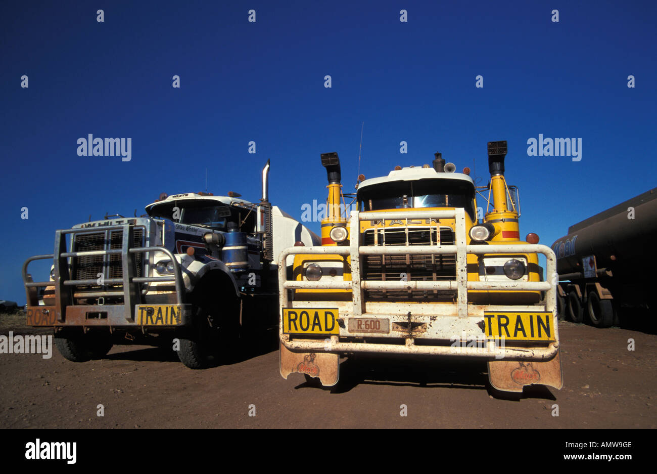 I treni su strada in cima Springs Road House, Territorio del Nord, l'Australia Foto Stock