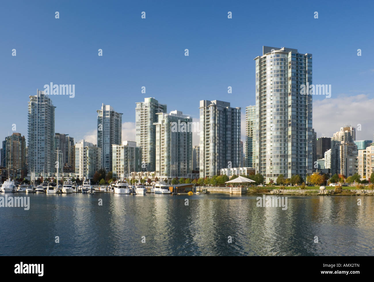 Yaletown Skyline a False Creek Vancouver British Columbia Canada 2007 Foto Stock Yaletown Skyline a False Creek Vancouver British Columbia Canada 2007 Foto Stock