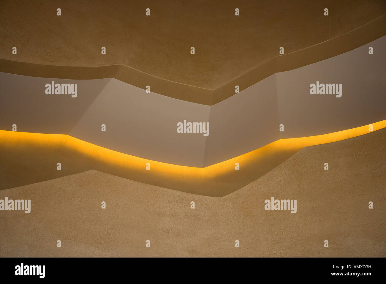 Abstract zig zag mostra forma ondulata in luce e ombra Foto Stock