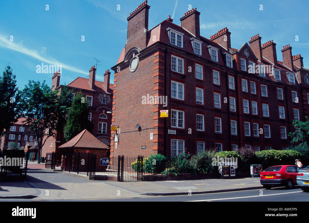 Il Peabody Trust Building, Hammersmith Station Wagon, Fulham Palace Road, Londra, W6 Foto Stock
