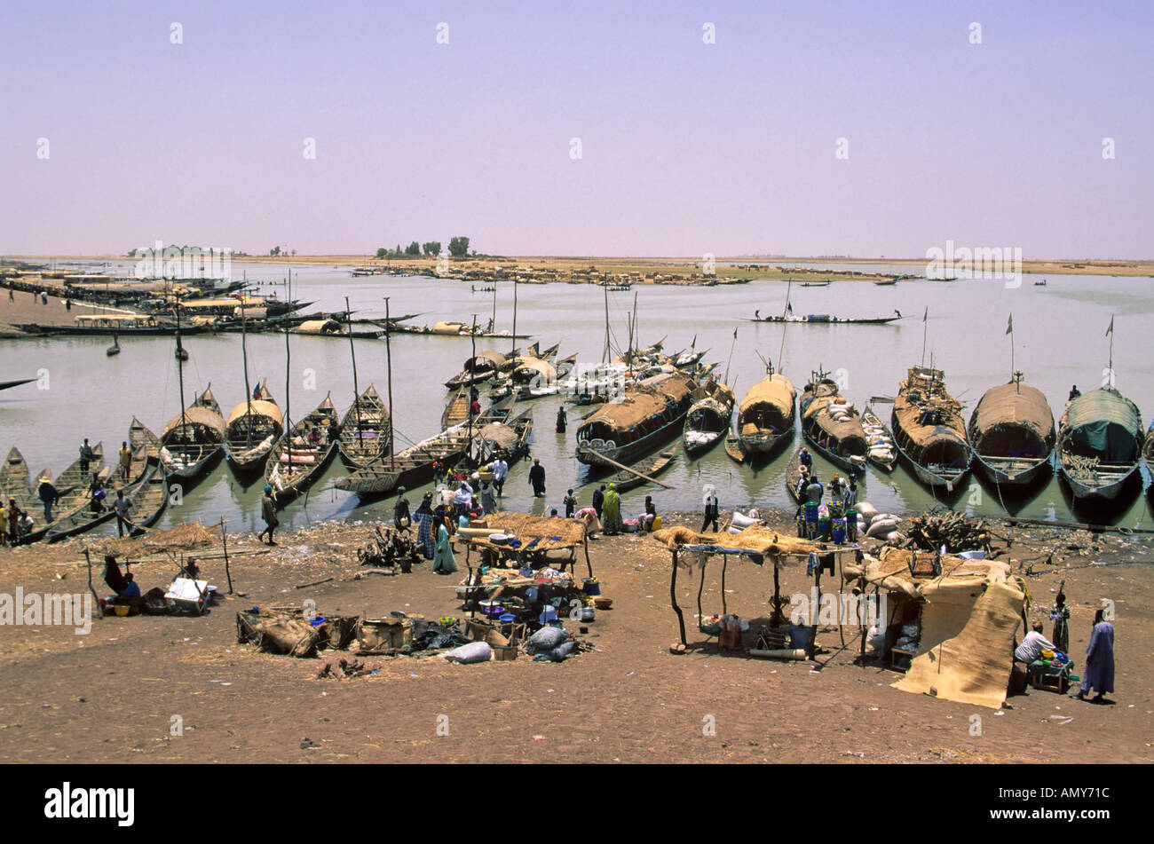 Pinasse imbarcazioni a Mopti, Mali Foto Stock