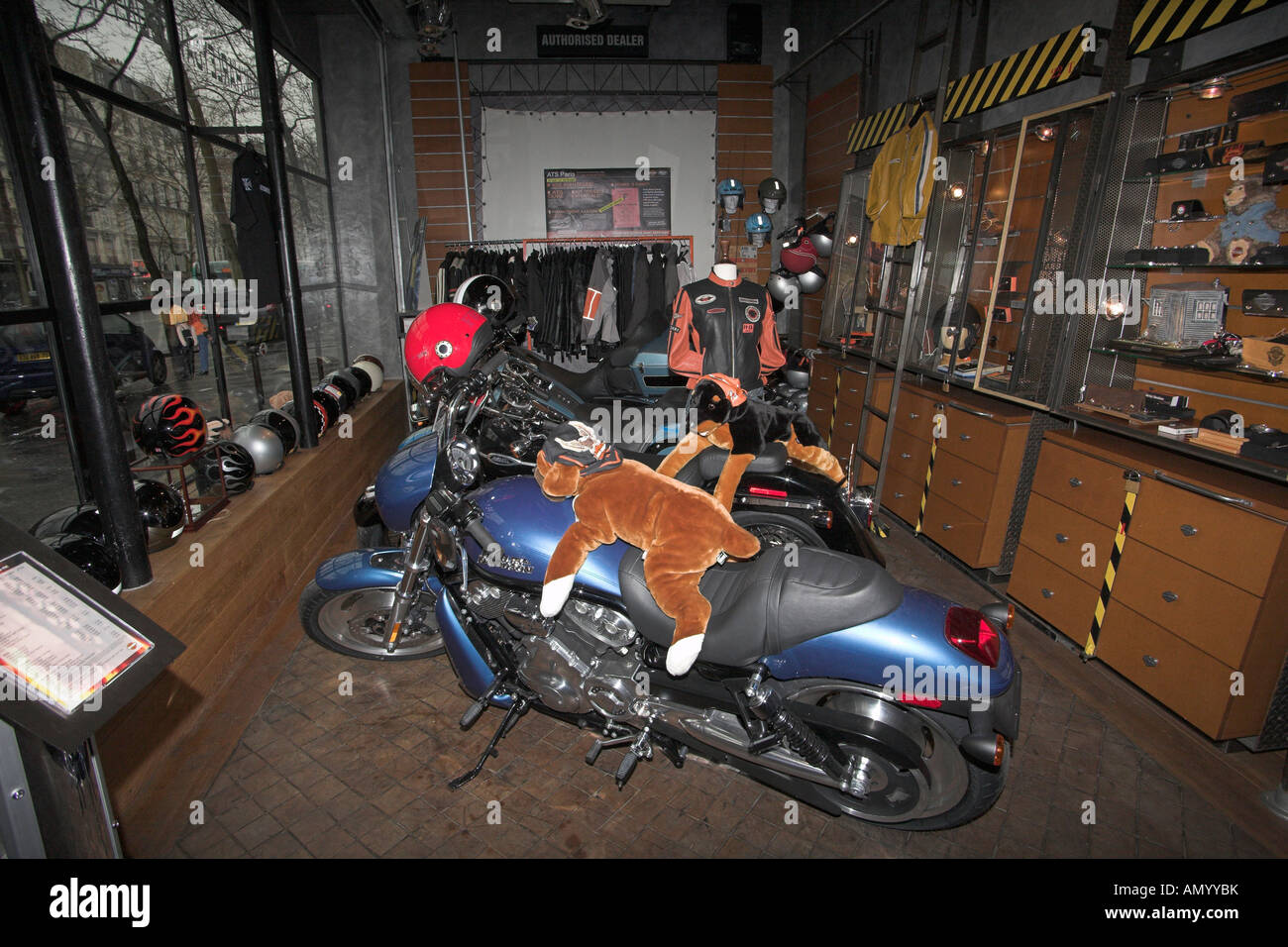 Harley Davidson V-Rod interno di 43 Bastille Boulevard Beaumarchais Parigi Francia Foto Stock