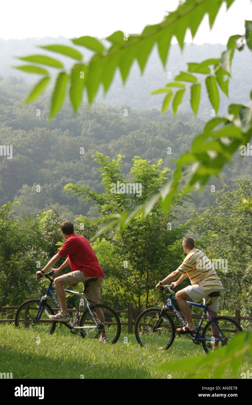 Alabama Madison County, Huntsville, Land Trust Bike e sentieri escursionistici, ciclismo, escursionisti, ricreazione, natura, naturale, alberi, visitatori viaggi tour touri Foto Stock