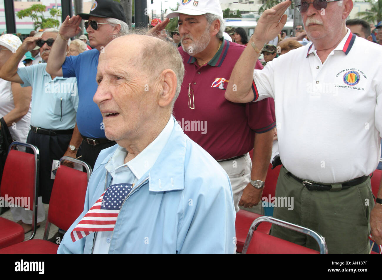 Miami Beach Florida, Washington Avenue, Veterans' Day parata e cerimonia, soldati, patriottismo, visitatori viaggio viaggio turismo turistico punto di riferimento la Foto Stock