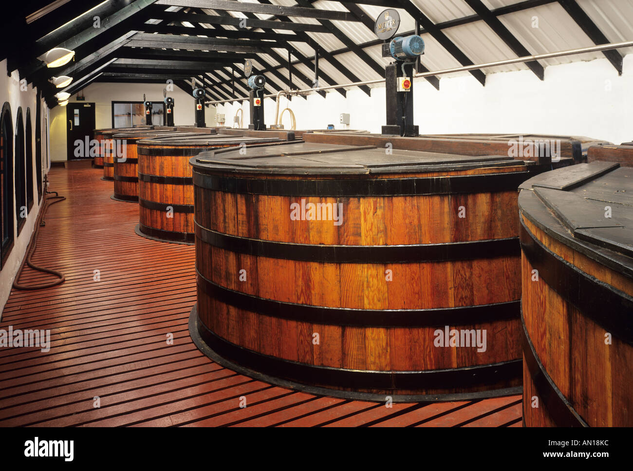 Tun Bowmore Camera distilleria di whisky Islay Ebridi Interne Argyll Scotland Regno Unito Foto Stock