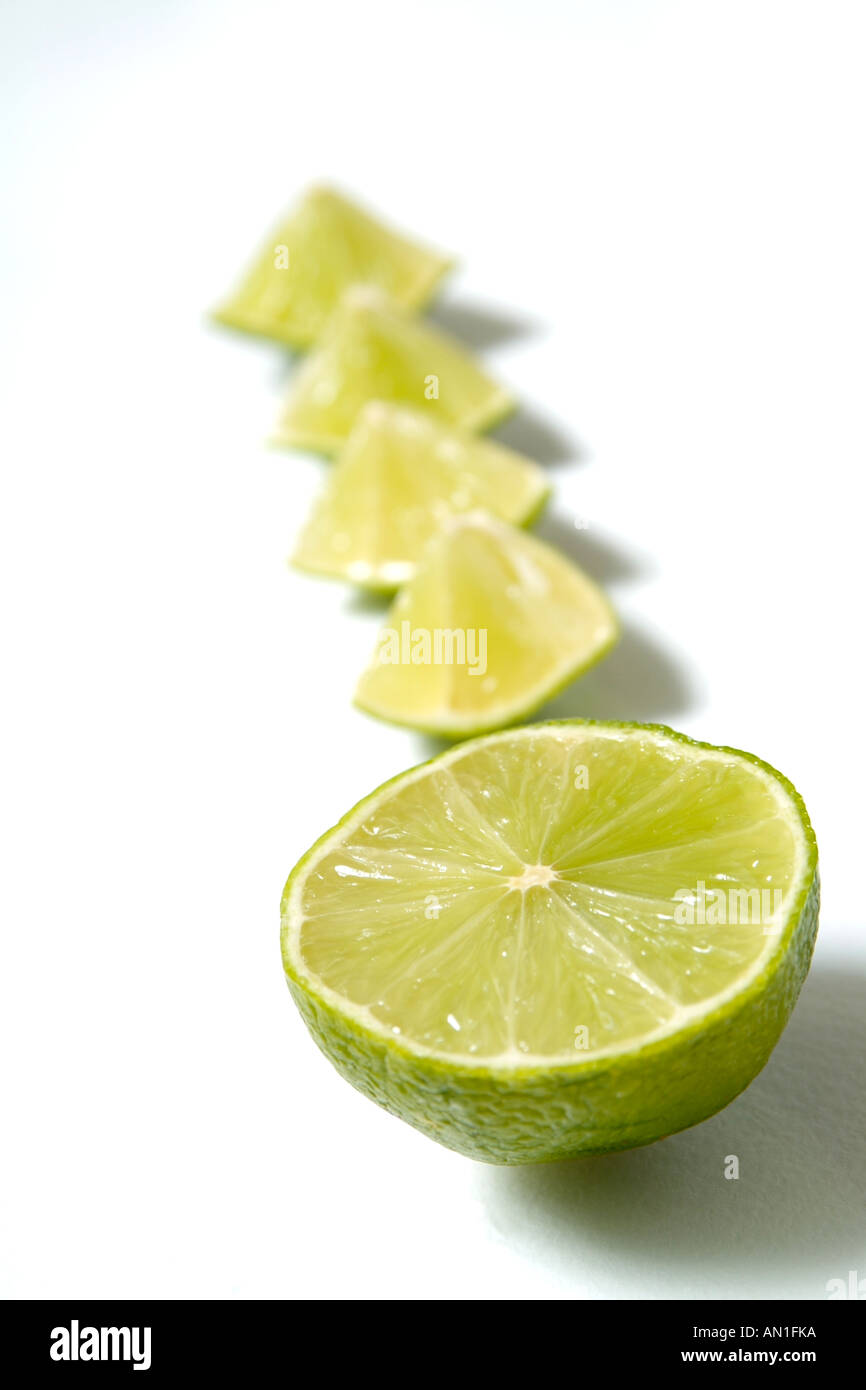 Fettine di limone fresco Foto Stock