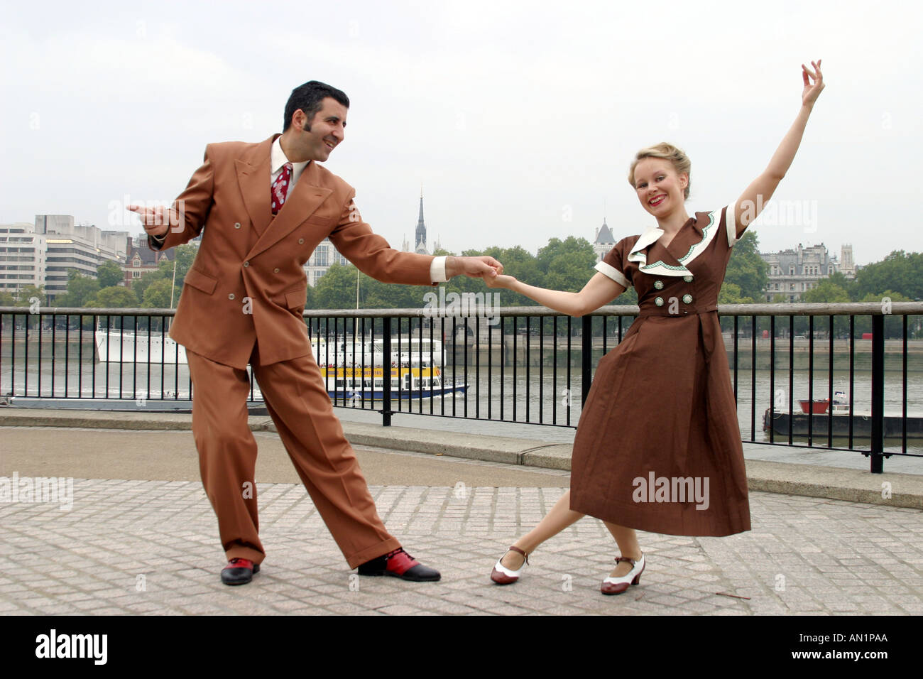 I ballerini di swing in abbigliamento vintage Foto stock - Alamy