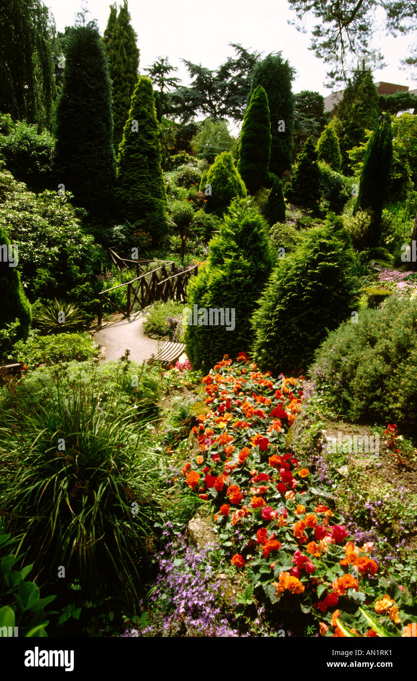 Il porto di Poole Dorset Compton Acres la roccia e acqua da giardino Foto Stock