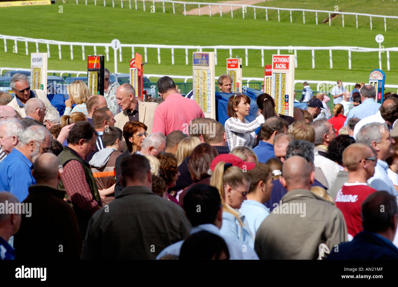 Bookmakers di scommesse in anello di scommesse a Chepstow Racecourse Monmouthshire South Wales UK Foto Stock