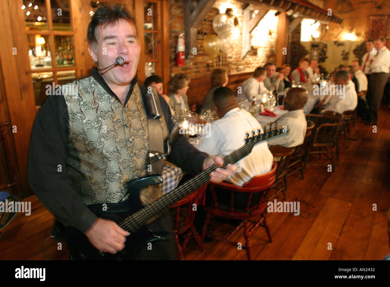 Raleigh North Carolina, granaio di Angus, rurale, paese, campagna, fattoria, agricoltura, animali, allevamento, Ristorante intrattenimento dal vivo, spettacolo, spettacolo, visitatori Foto Stock