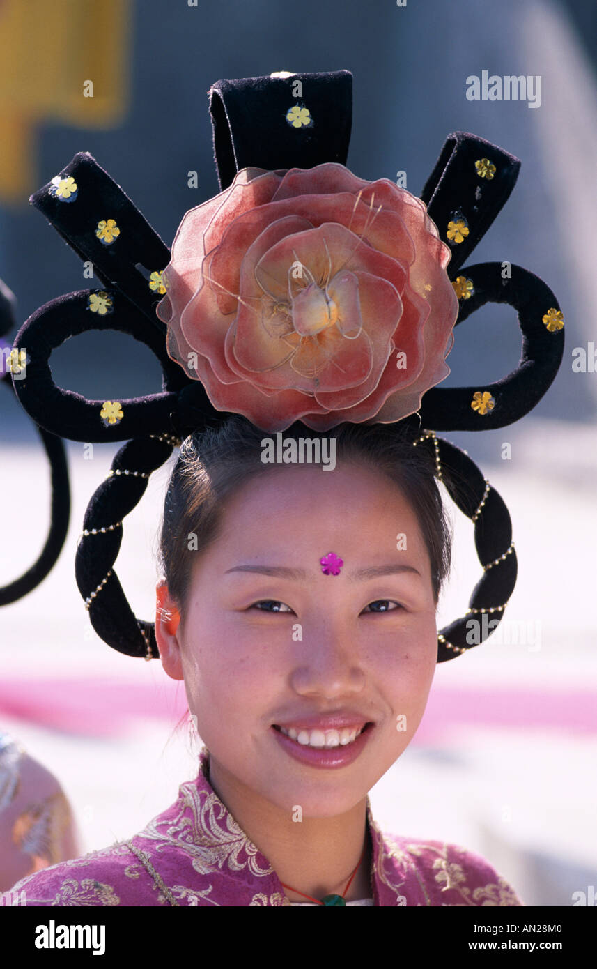 Le mura della città / Donna vestita di dinastia Tang Costume / Ritratto, Xian, Provincia di Shaanxi, Cina Foto Stock