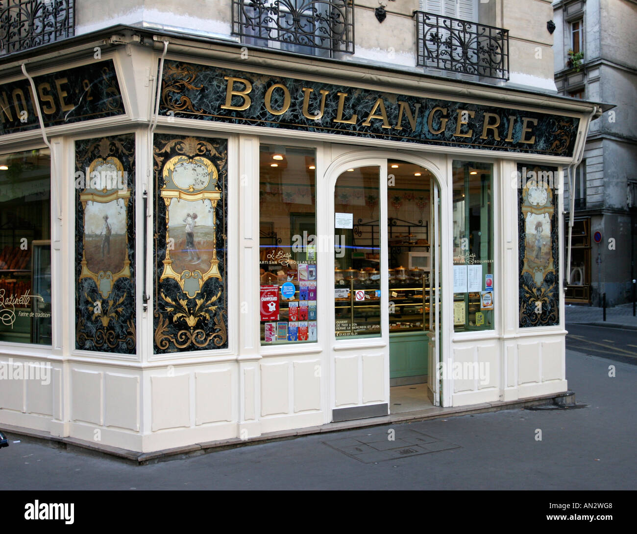 Tipica boulangerie a Parigi Foto stock - Alamy