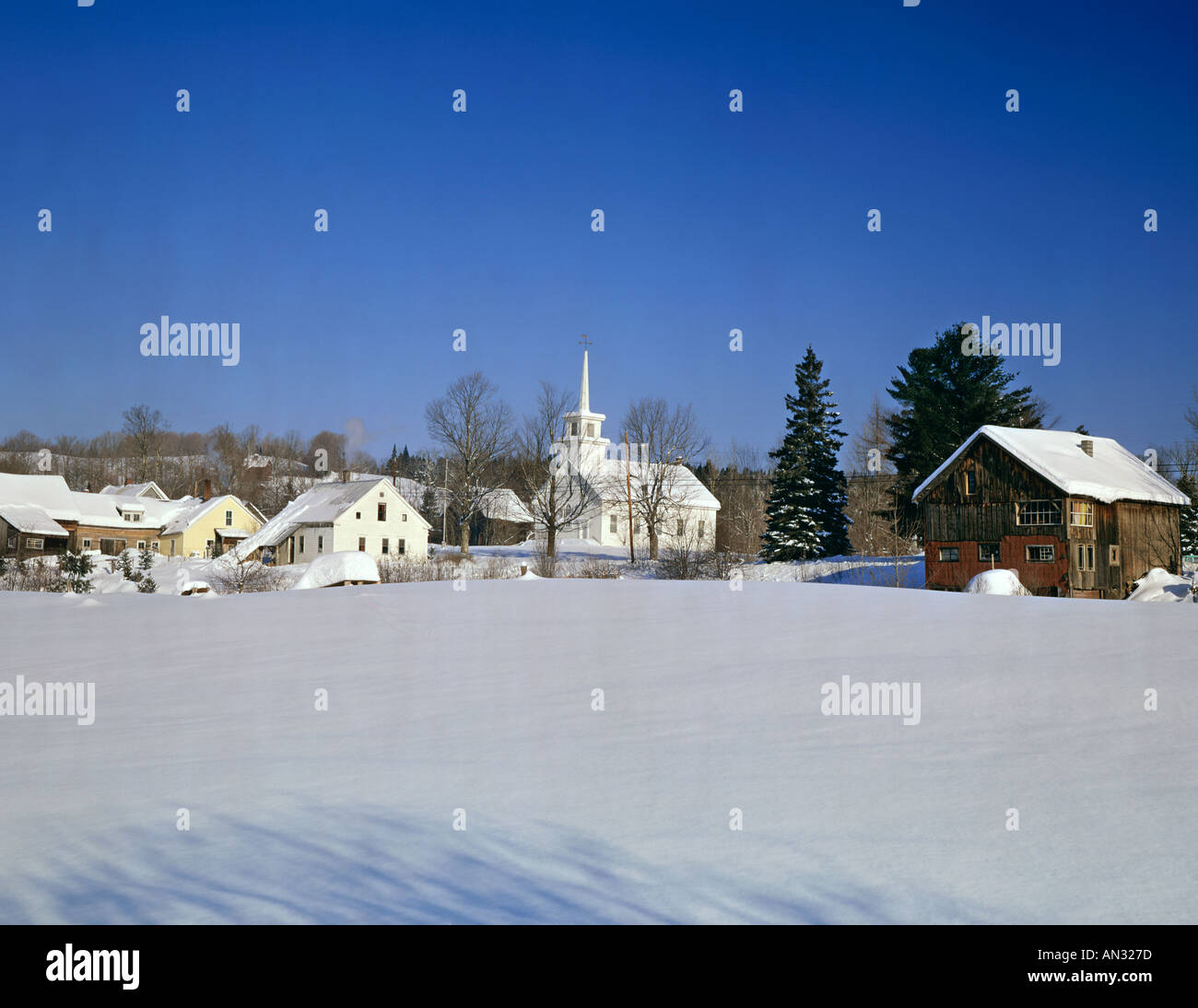 Coperta di neve Vermont USA village durante il periodo invernale Foto Stock