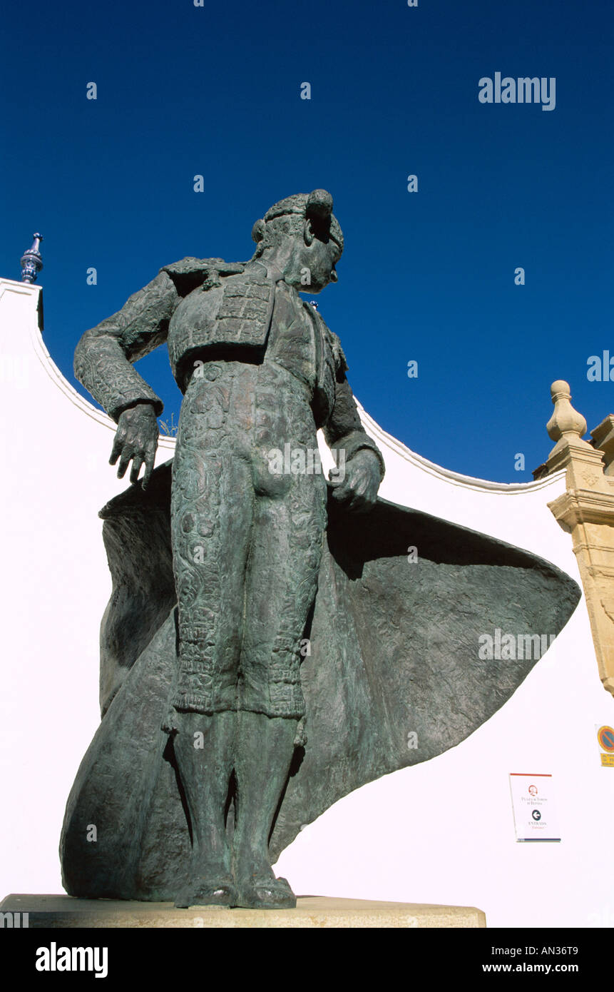 Plaza de Toros / statua di Pedro Romero, Ronda, Andalusia, Spagna Foto Stock
