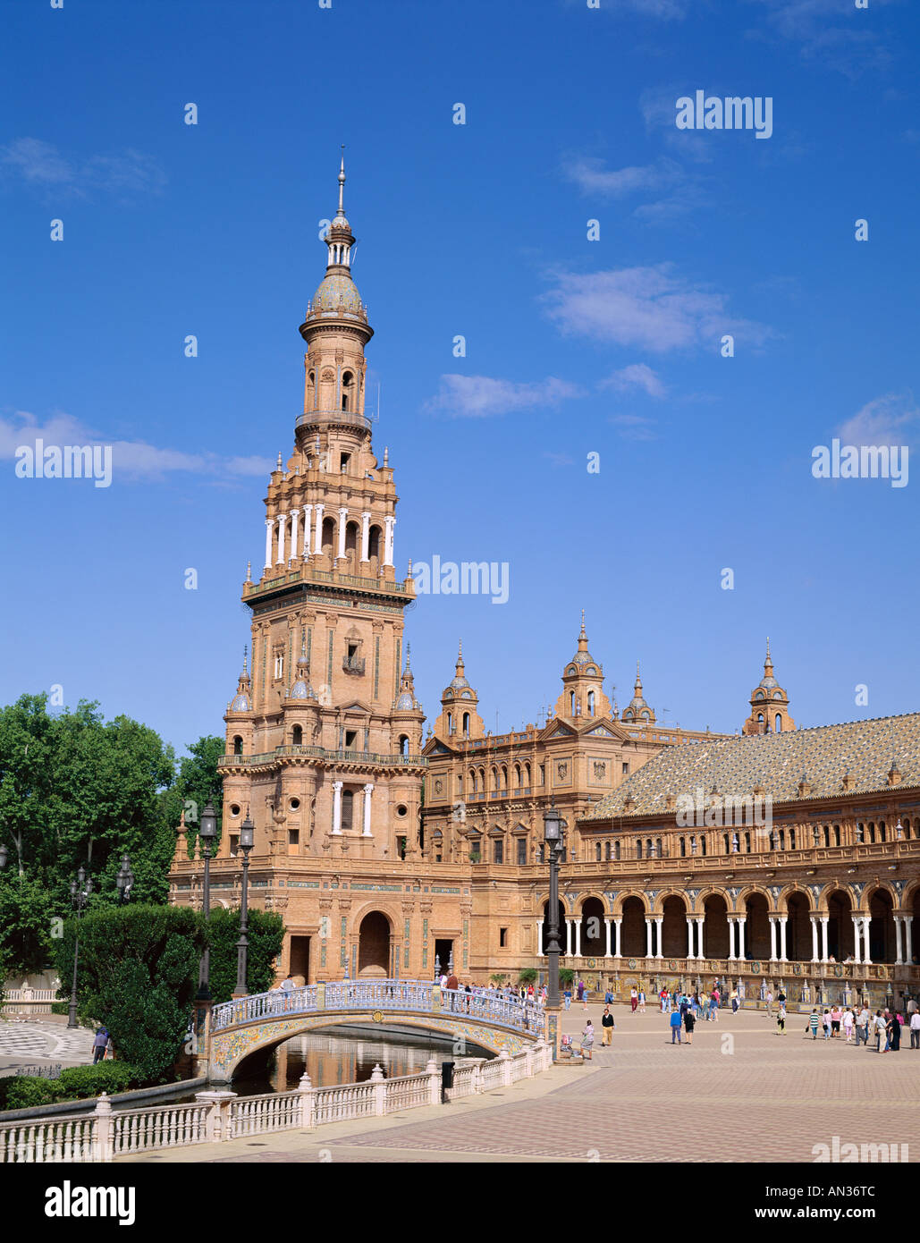 Plaza de Espana / Cattedrale e la Giralda di Siviglia, Siviglia, Spagna Foto Stock