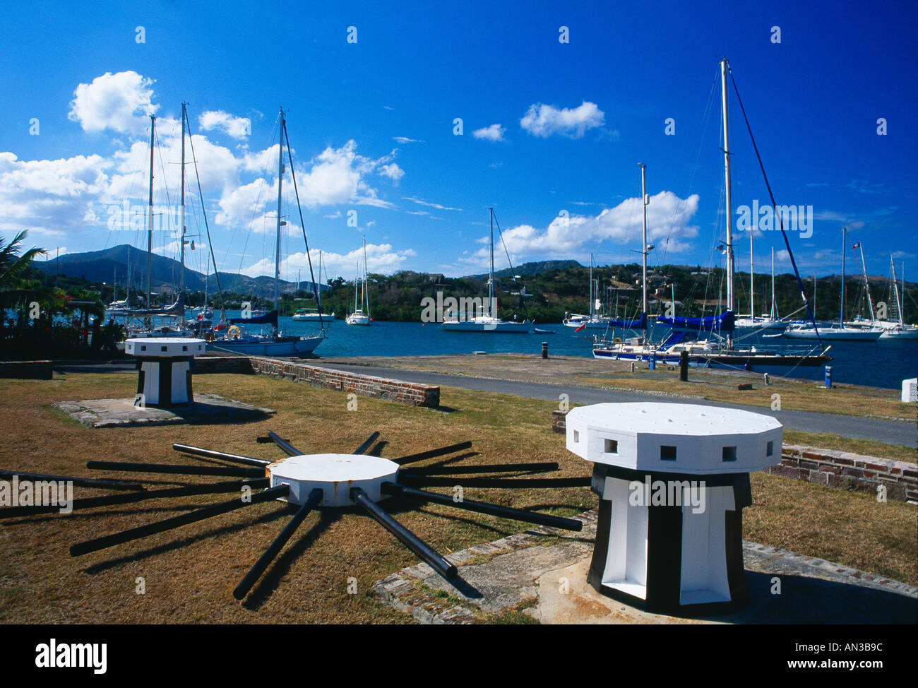 Nelsons Dockyard Antigua Yachts cabestano Foto Stock