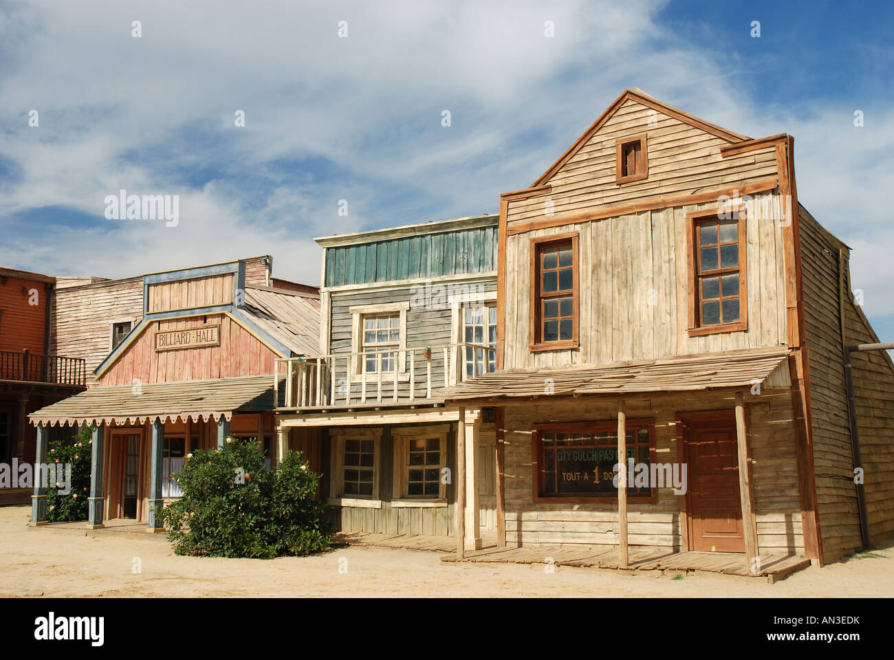 Edifici in legno in un vecchio American western town Foto Stock