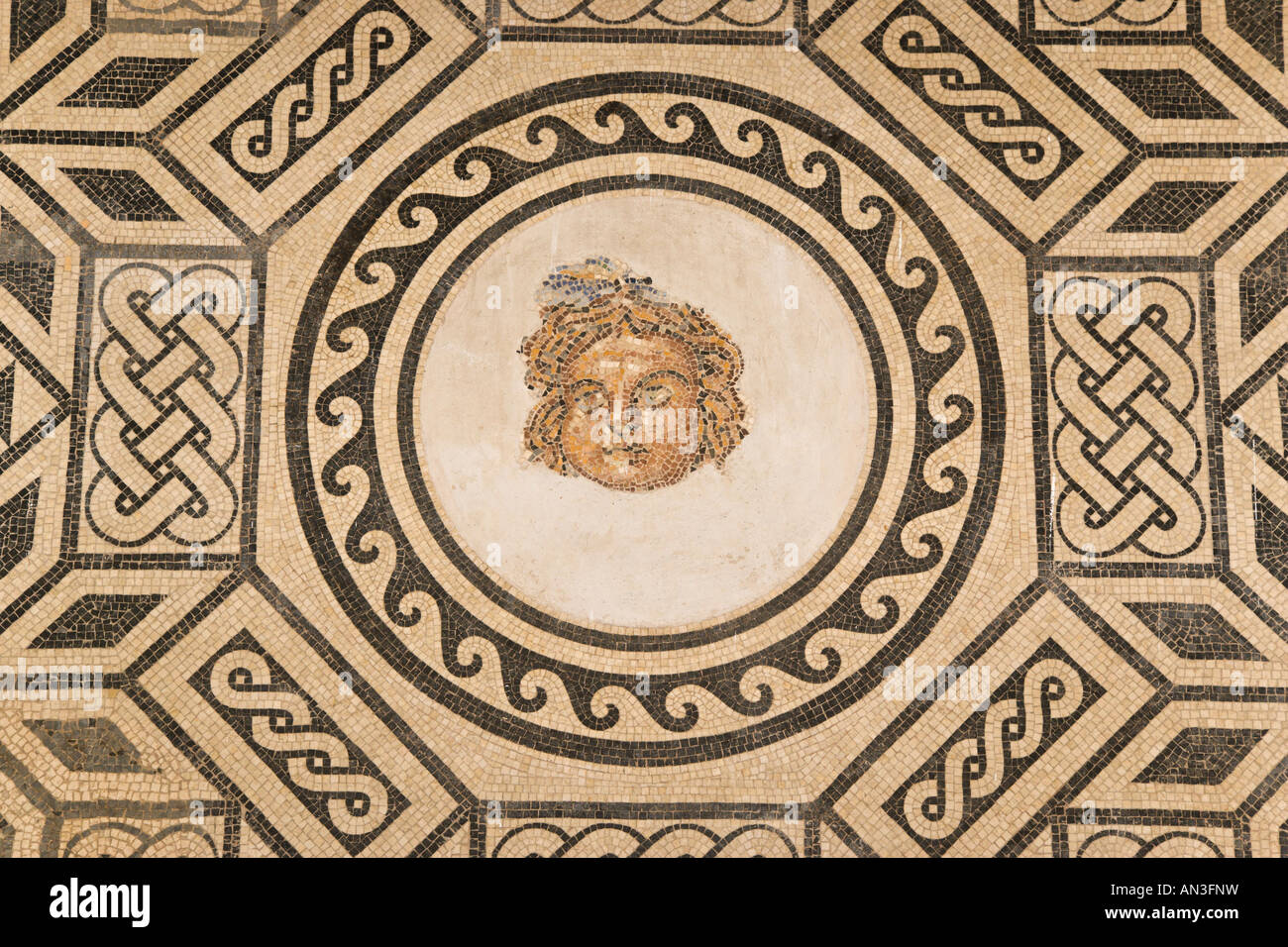 Cordoba Spagna II secolo d.c. mosaico romano di Medusa Foto Stock