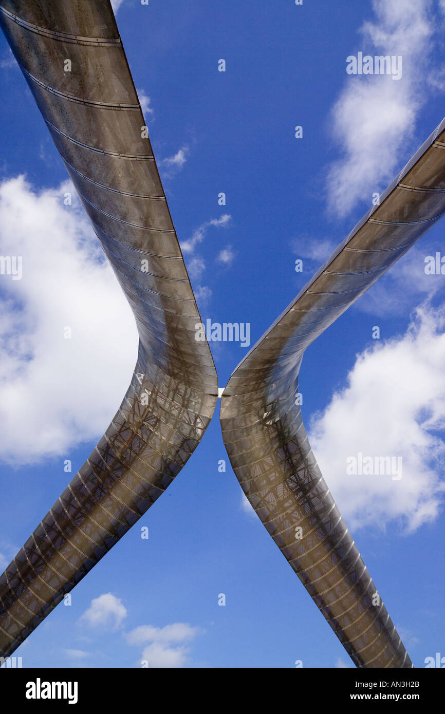 Il Whittle Arch Millennium Square Coventry West Midlands England Foto Stock