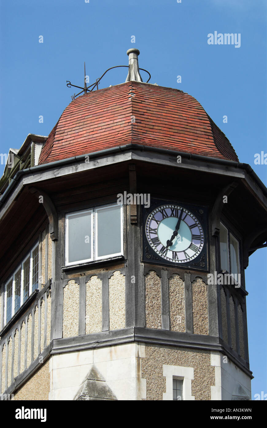 Warsash Villaggio Torre dell Orologio Hampshire England Regno Unito Foto Stock