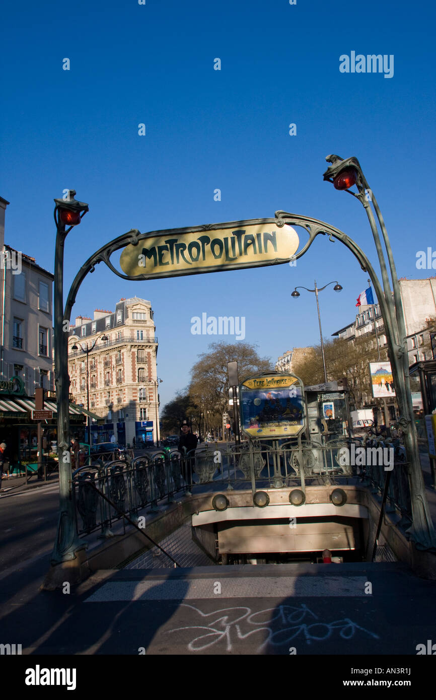 Ingresso a Pere Lachaise stazione della metropolitana Foto Stock