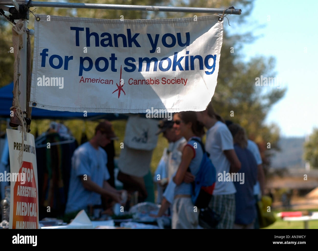 Segno a WAMMfest un giorno di fiera che si tiene a parco pubblico di supporto di un locale di marijuana medica gruppo di Santa Cruz, California Foto Stock