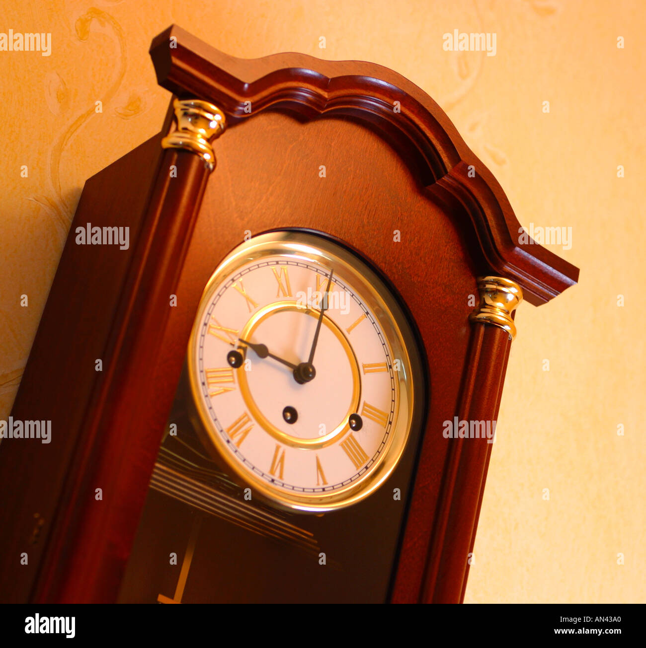 Caso tradizionale orologio mostra nove o clock Foto Stock