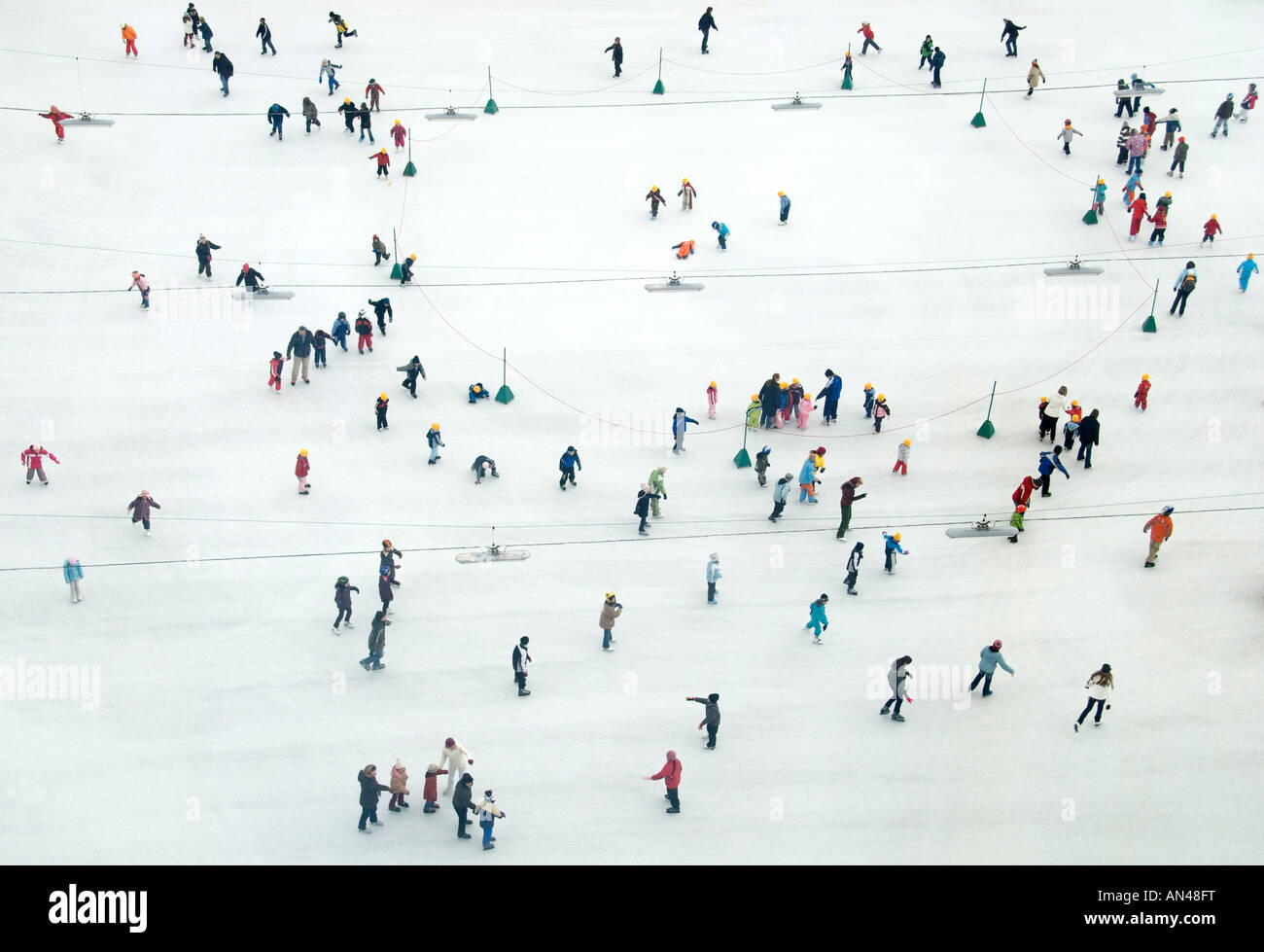 I pattinatori, per la maggior parte bambini, sulla pista di pattinaggio di Vienna il pattinaggio su ghiaccio Association (Wiener Eislaufverein), Vienna, Austria Foto Stock