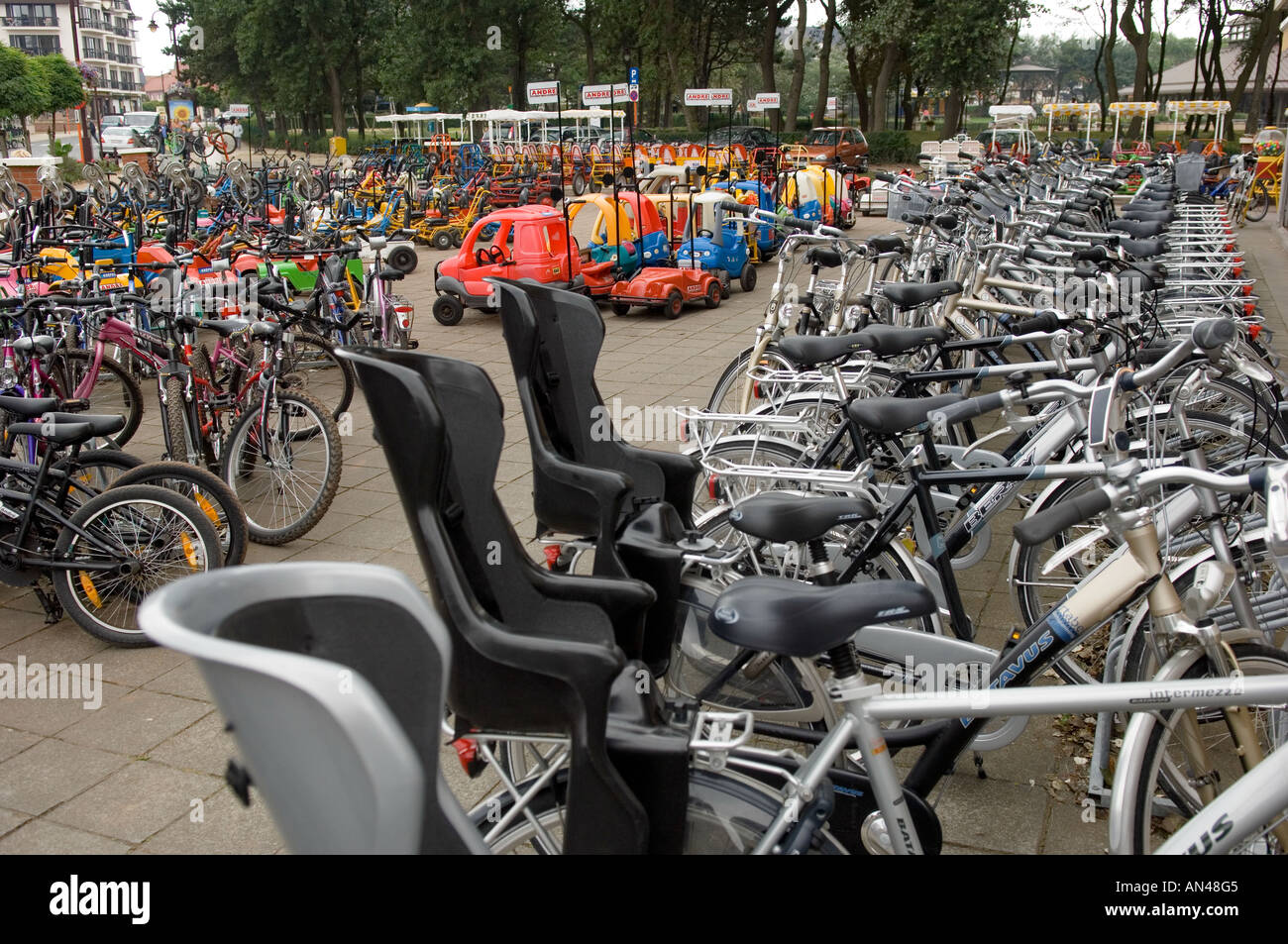 Le biciclette a noleggio a De Haan in Belgio Foto Stock
