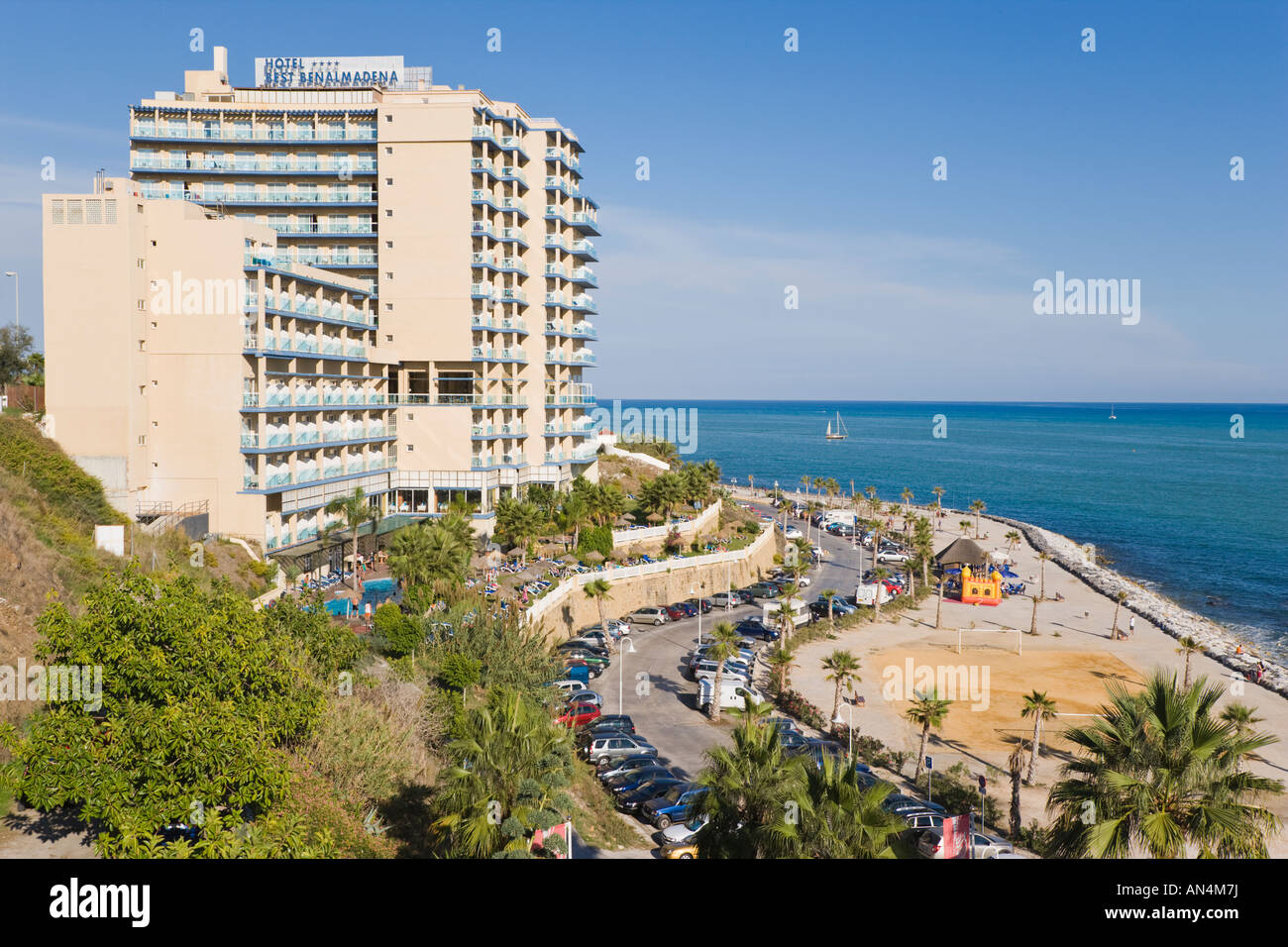 Benalmadena Costa Provincia di Malaga Costa del Sol Spagna Hotel Best Benalmadena e la passeggiata sul lungomare Foto Stock