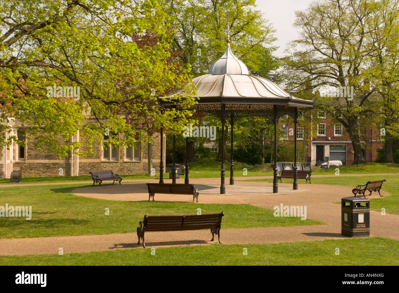 Il Bandstand a Newark Castle motivi Foto Stock