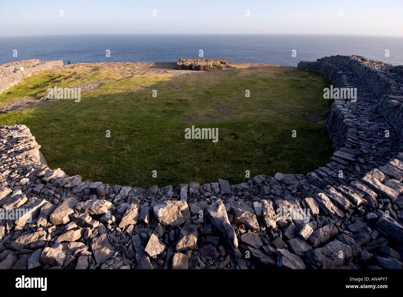 Dun Angus Fort, Inishmore, Isole Aran, Irlanda Foto Stock
