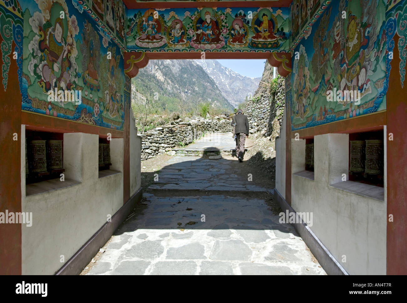 Changchu Chorten. Chame village. Circuito di Annapurna trek. Il Nepal Foto Stock