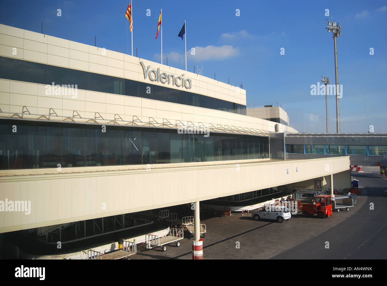 Terminal Aeroporto di Manises a Valencia nella Costa del Azahar, provincia di Valencia, Spagna Foto Stock