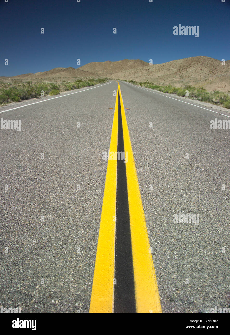 Un'infinita strada Foto Stock