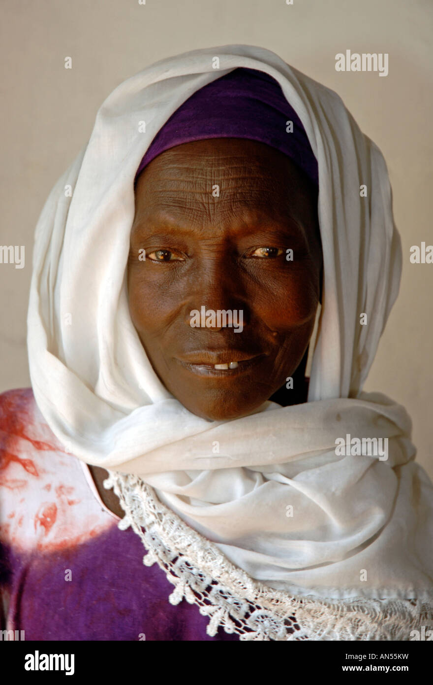 Vecchia donna Gambia, 'West Africa' Foto Stock