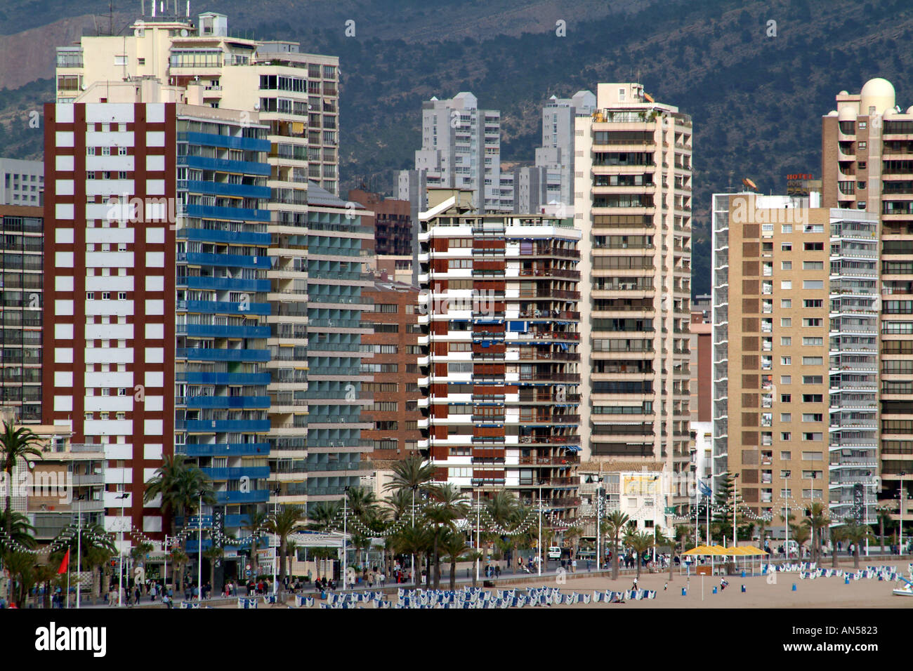 Benidorm Costa Blanca Spagna Espana Europa UE Edifici alti hotel e appartamenti Foto Stock