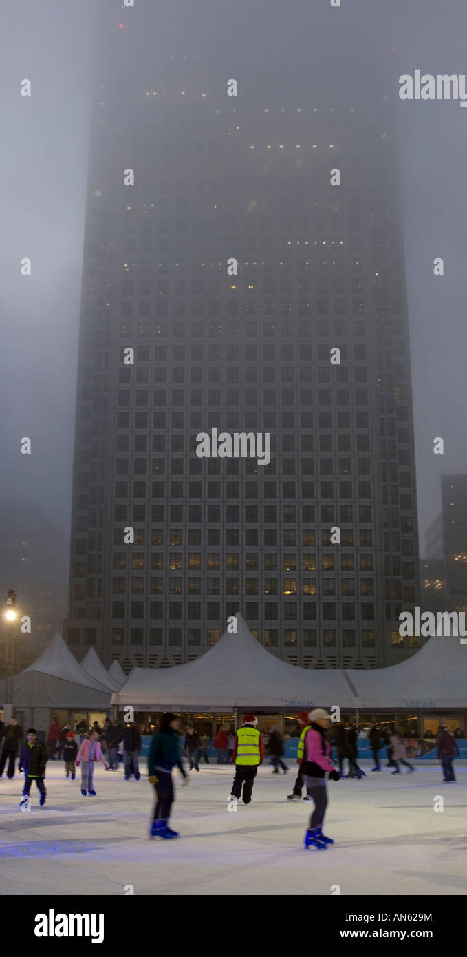 Pattinaggio su ghiaccio Canary Wharf London Foto Stock