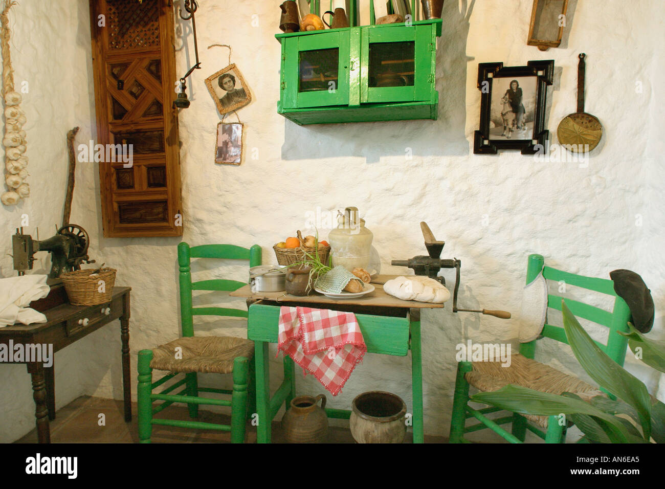 Mijas Costa del Sol Spagna la ricreazione del XIX secolo in una casa di villaggio in museo municipale Foto Stock