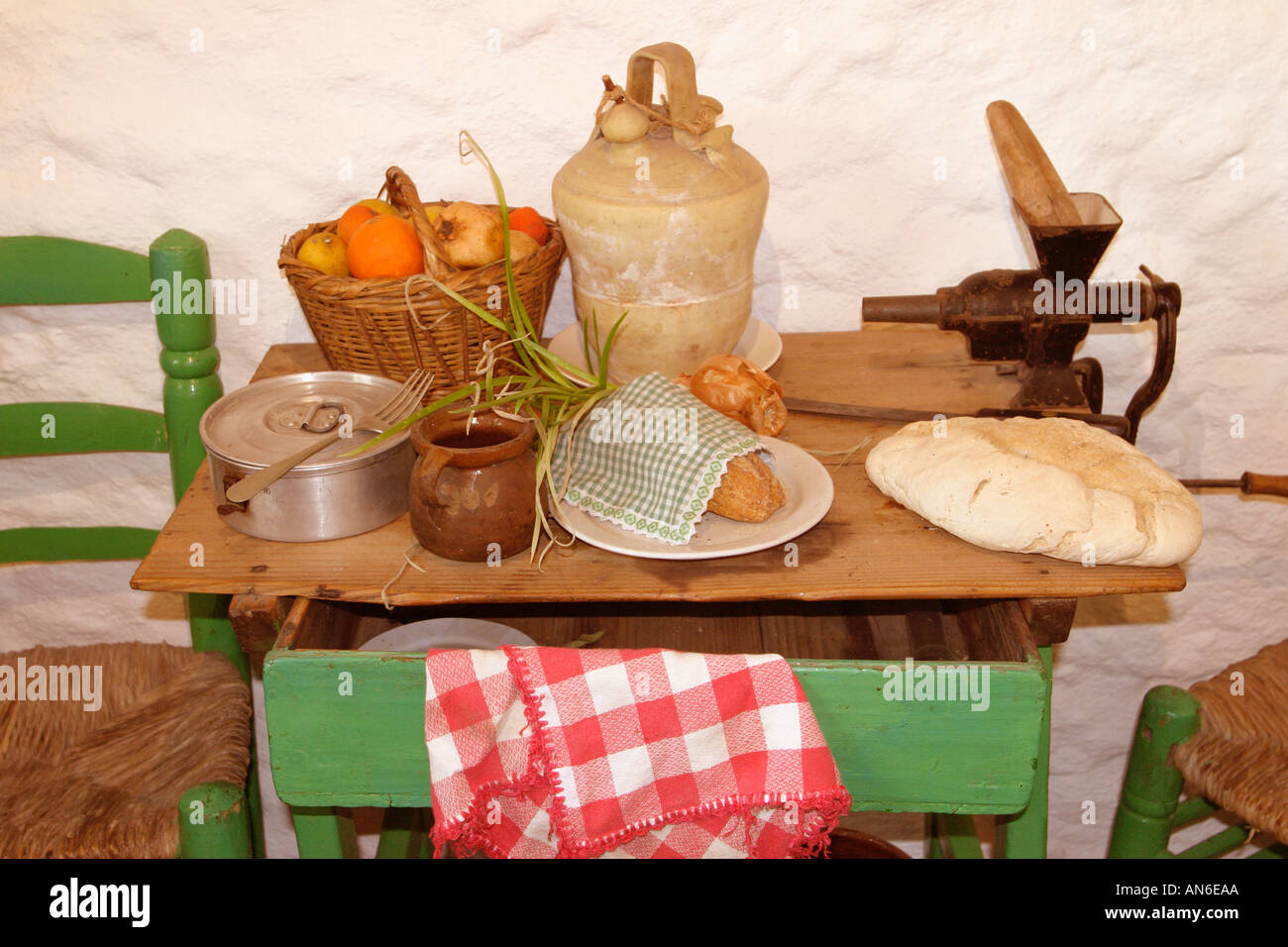 Mijas Costa del Sol Spagna la ricreazione del XIX secolo in una casa di villaggio in museo municipale Foto Stock
