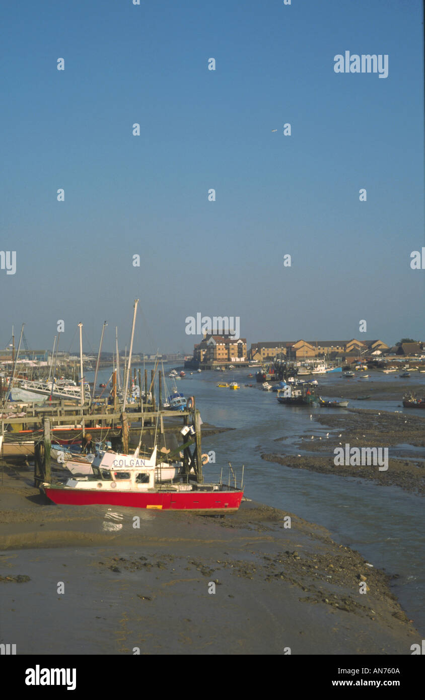 Fiume Adur a primavera la bassa marea Shoreham dal mare West Sussex England Foto Stock