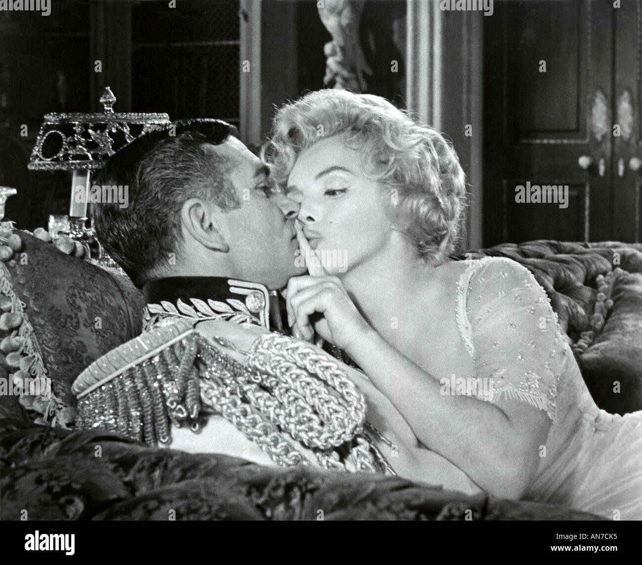 Il principe e la SHOWGIRL 1957 Warner film con Laurence Olivier e Marilyn Monroe Foto Stock