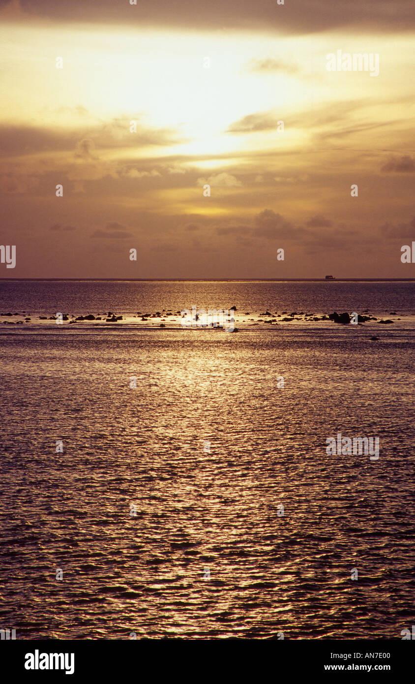 Tramonto sull'Oceano Pacifico Palau Micronesia Foto Stock