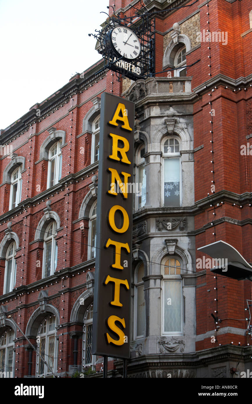 Arnotts department store in segno henry street a Dublino Repubblica di Irlanda Foto Stock