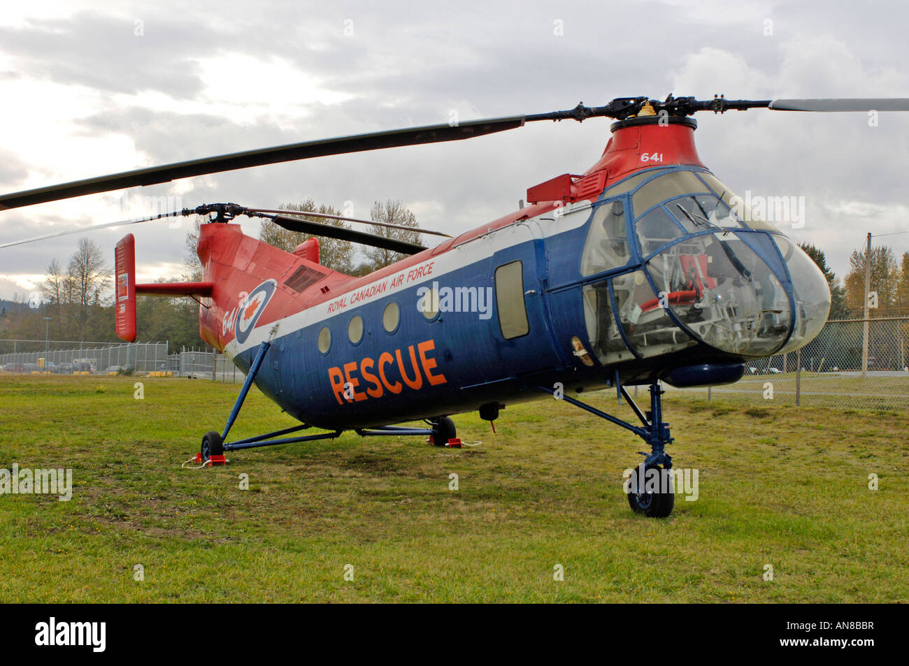 Piasecki CH-125 (PV-22) dal n. di serie 9641 'Flying Banana' in mostra presso il Museo Comox aria Heritage Park BC Canada. Foto Stock