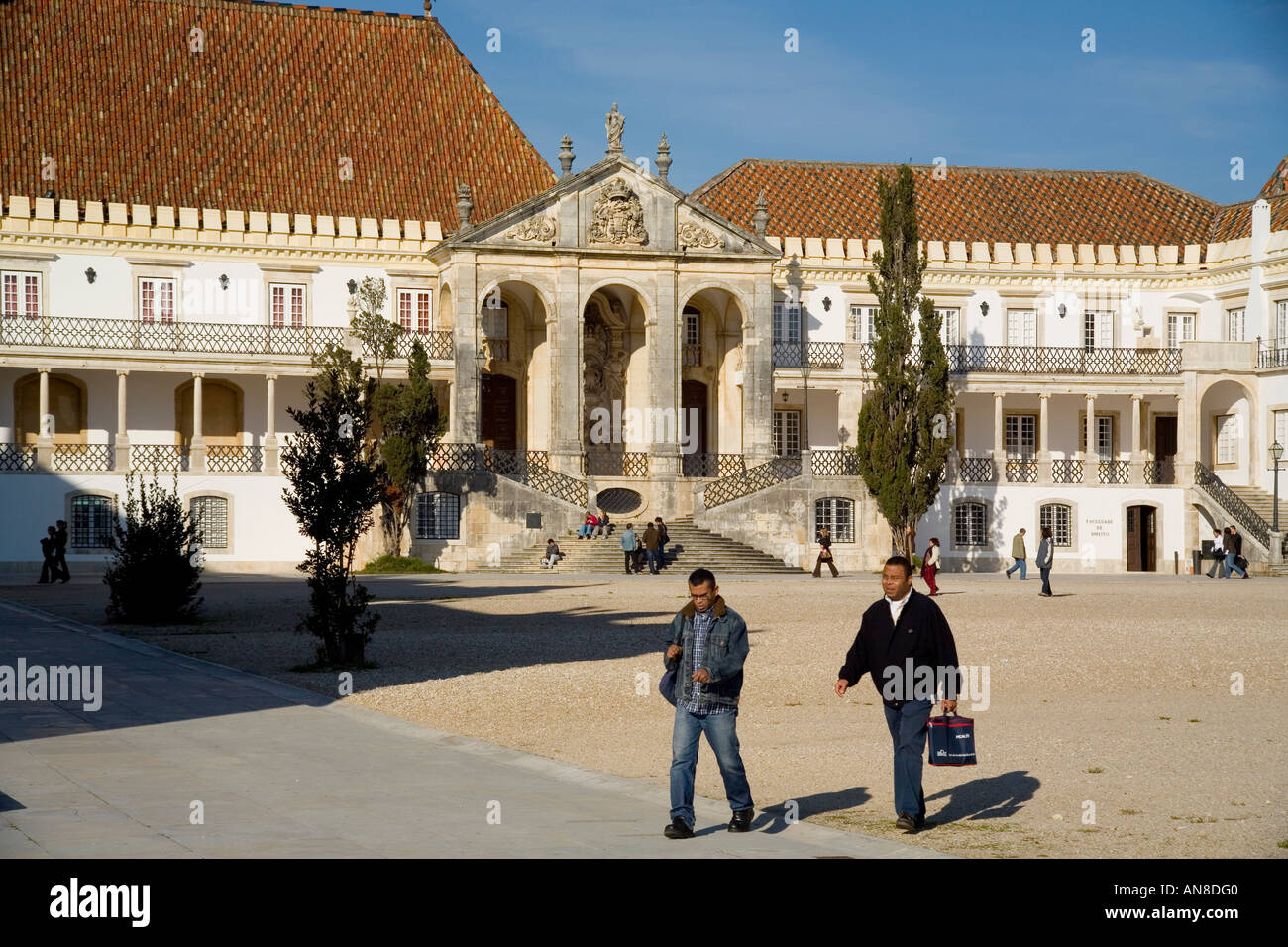 COIMBRA PORTOGALLO Gli studenti nel nucleo interno dell'Università di Coimbra Foto Stock