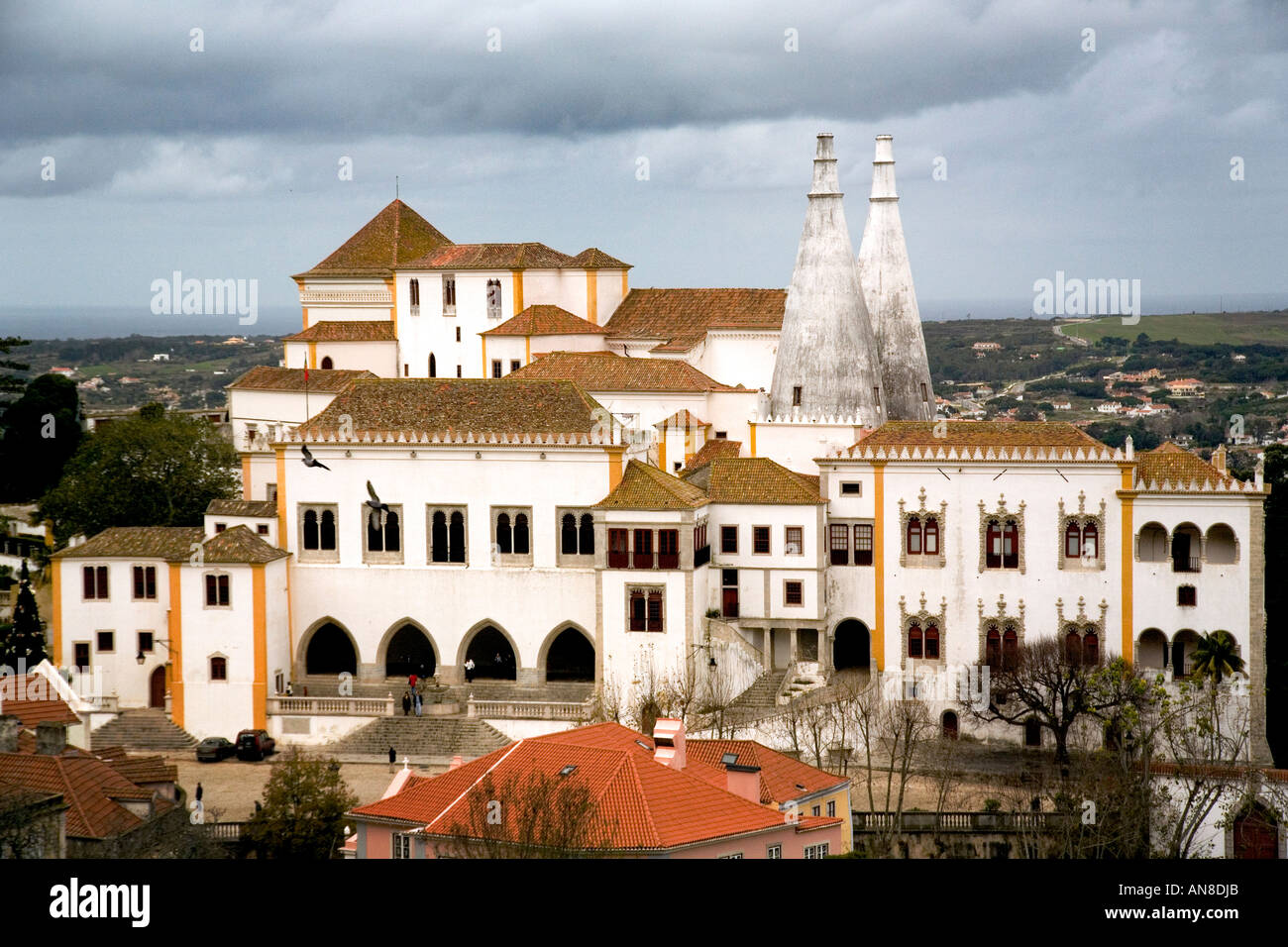 SINTRA PORTOGALLO Palacio Nacional de Sintra a palazzo reale fino al 1910 il Sintra National Palace è stato da ultimo abitato dalla regina Mari Foto Stock