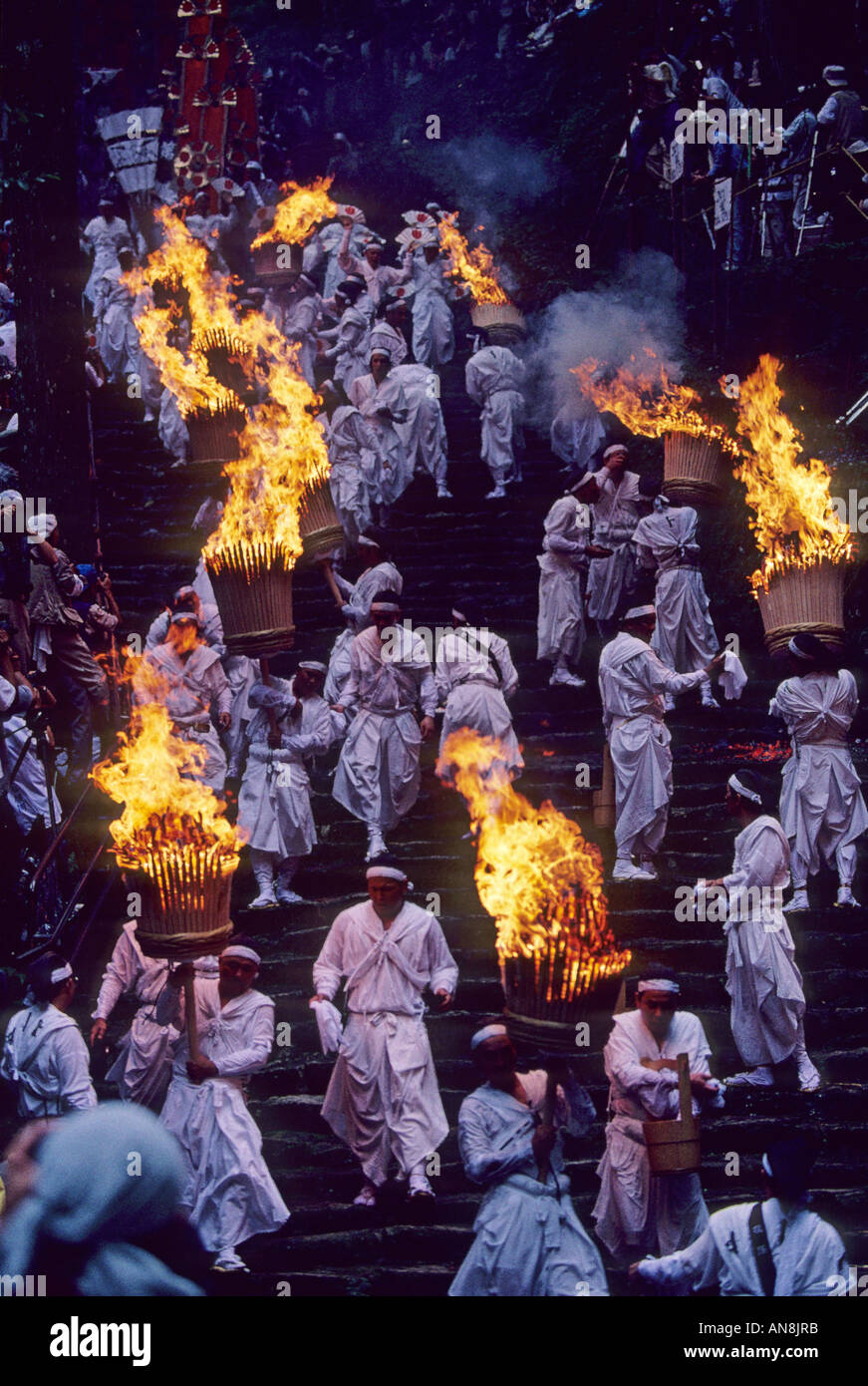 La Festa del Fuoco a Nachi Taisha in Wakayama Giappone Asia Foto Stock