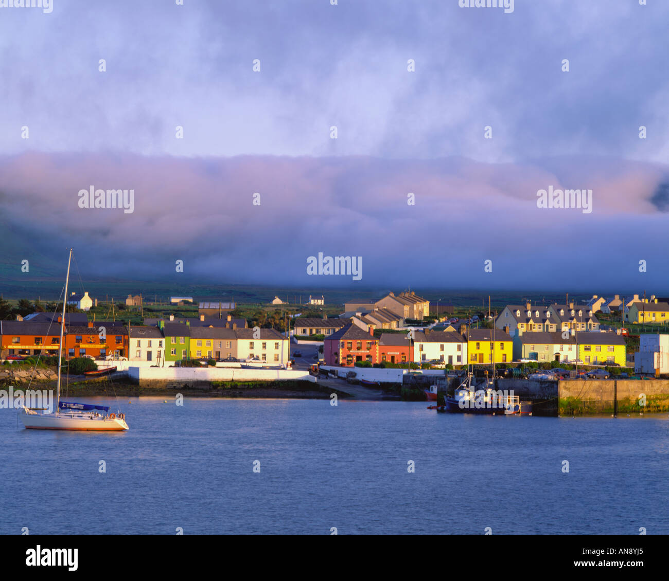 Villaggio di Portmagee nella Contea di Kerry, Irlanda Foto Stock