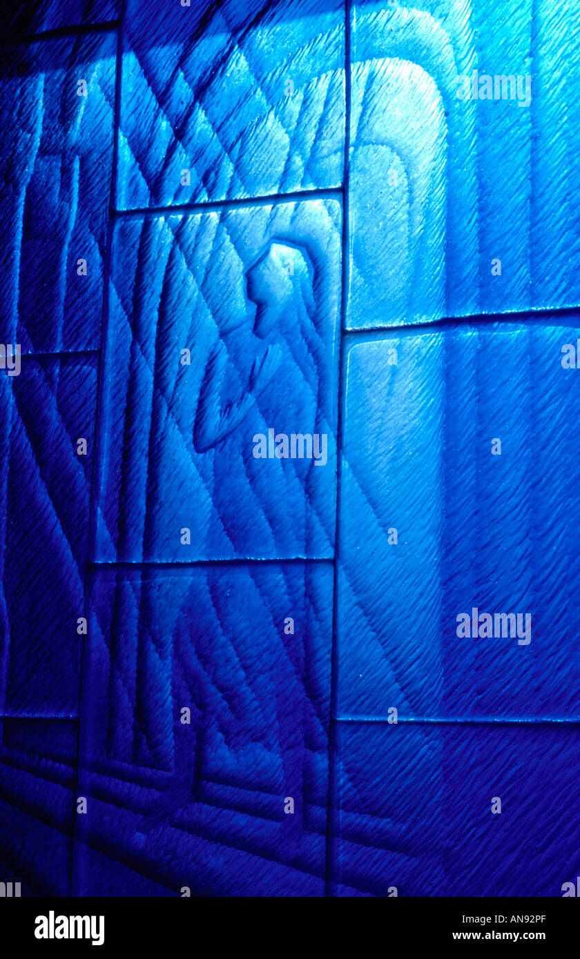 Il vetro macchiato artwork da un artista britannico esposti nel foyer del Goetheanum edificio Dornach Basilea Svizzera Foto Stock